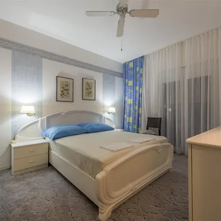 Poolincluded - Seaview Villa Nika 펜션 *