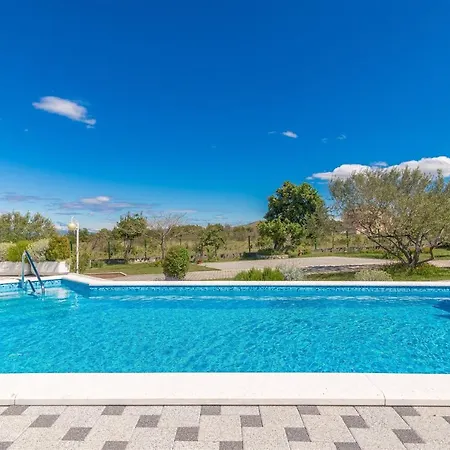 Holiday home Poolincluded - Seaview Villa Nika Posedarje